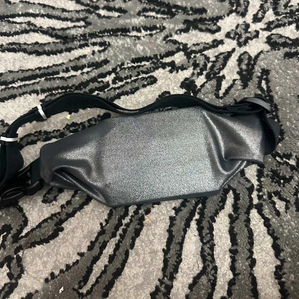 ALO Gray Belt Bag for Men - Picture 2 of 8